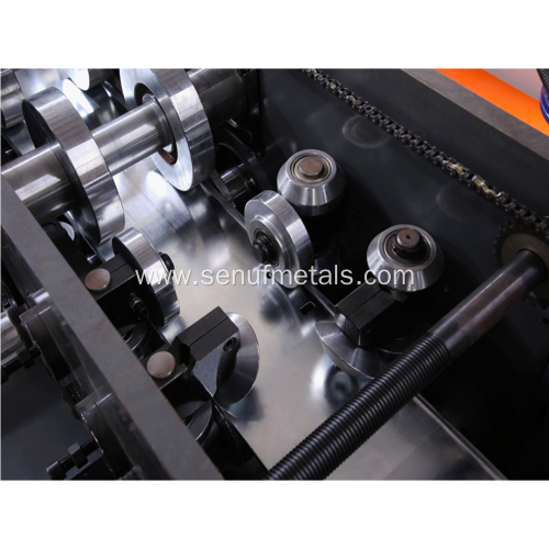 Automatic interchanged cz purlin roll forming machine